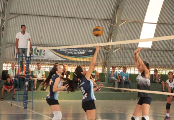 Volei-feminino_-Ginásio-Bernanrdo-Guimarâes_01-08_Fotos-Ésio-Mendes-9