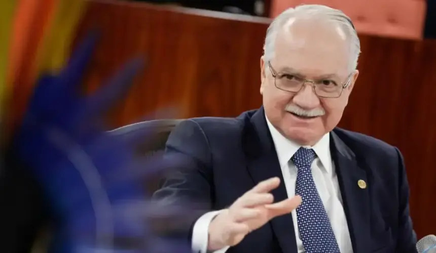 Edson-Fachin-ministro-do-Supremo-Tribunal-Federal-860x500
